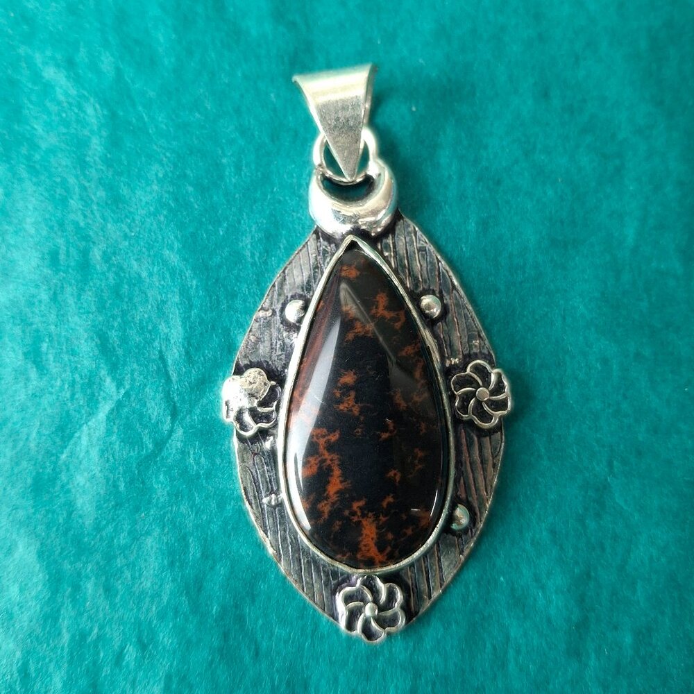 2/25$ NWOT mahogany obsidian teardrop silver 925 pendant